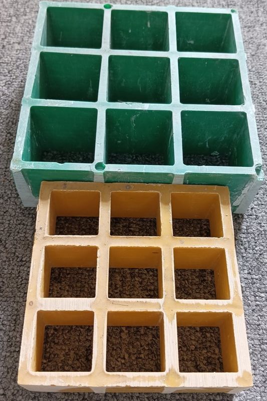 色とりどりのFRP格子 ガラス繊維床グリッド 屋外排水カバー 洗車グリル 38x38mm