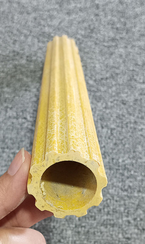 防滑 FRP プルトルーション プロフィール FRP 梯子 角 FRP 梅の空洞管 建物建設用