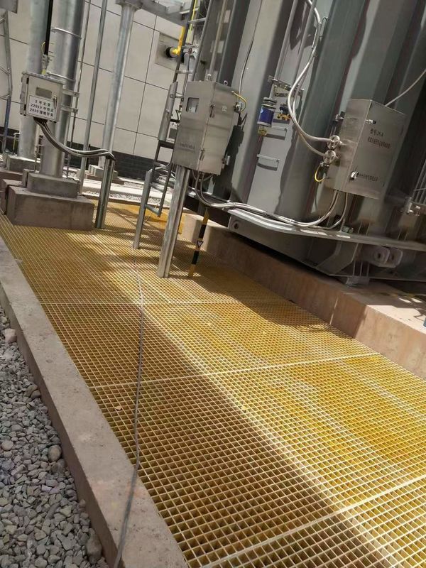 38*38*30mm 歩道またはプラットフォームのためのFRPグリッド カスタマイズされた色とサイズ
